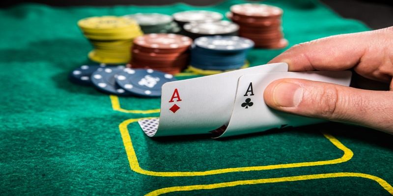 Poker giống như một bàn cờ – chỉ cần một nước đi sai là đánh mất tất cả.